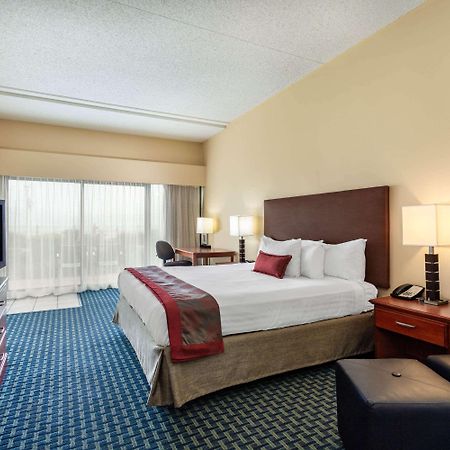 Ramada Plaza By Wyndham Virginia Beach Oceanfront Экстерьер фото