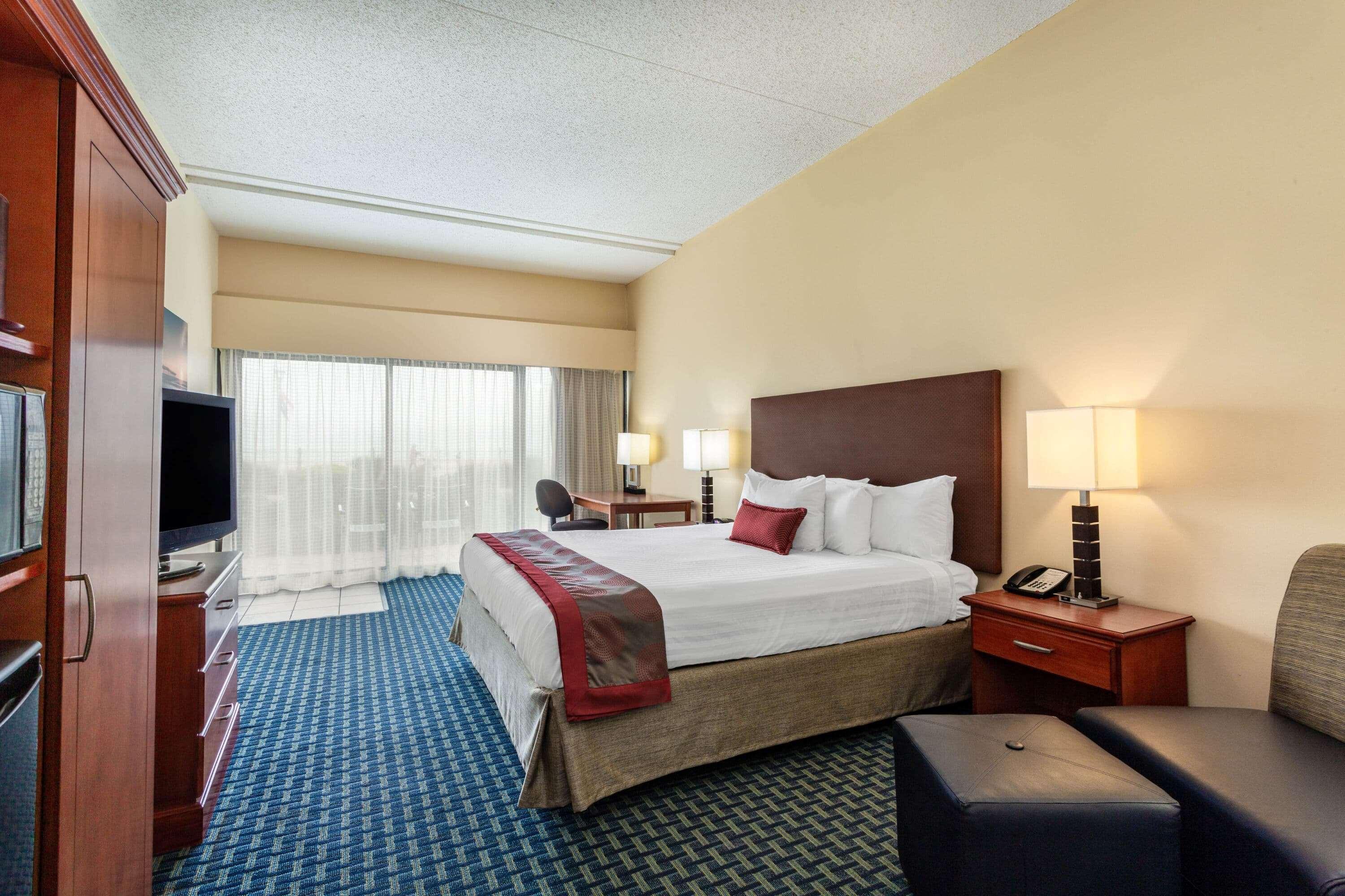 Ramada Plaza By Wyndham Virginia Beach Oceanfront Экстерьер фото