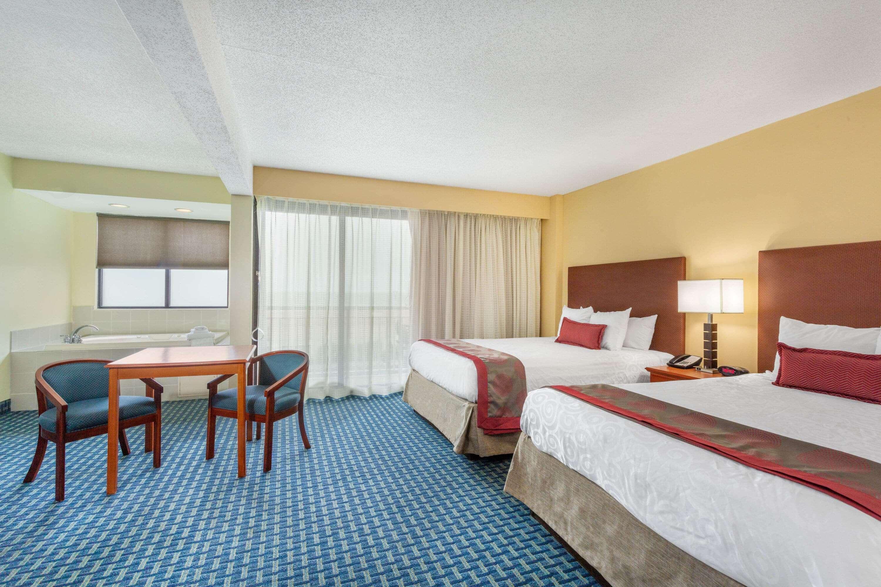 Ramada Plaza By Wyndham Virginia Beach Oceanfront Экстерьер фото