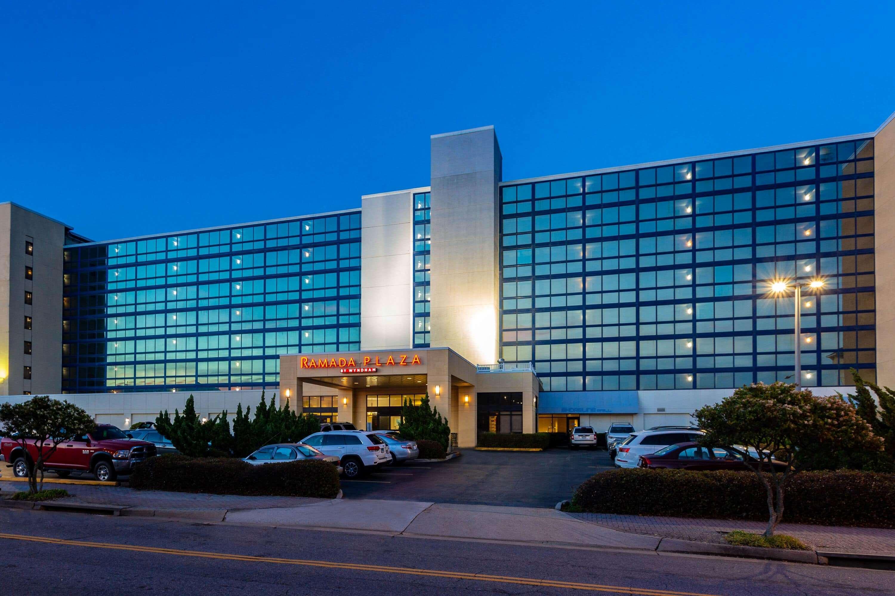 Ramada Plaza By Wyndham Virginia Beach Oceanfront Экстерьер фото