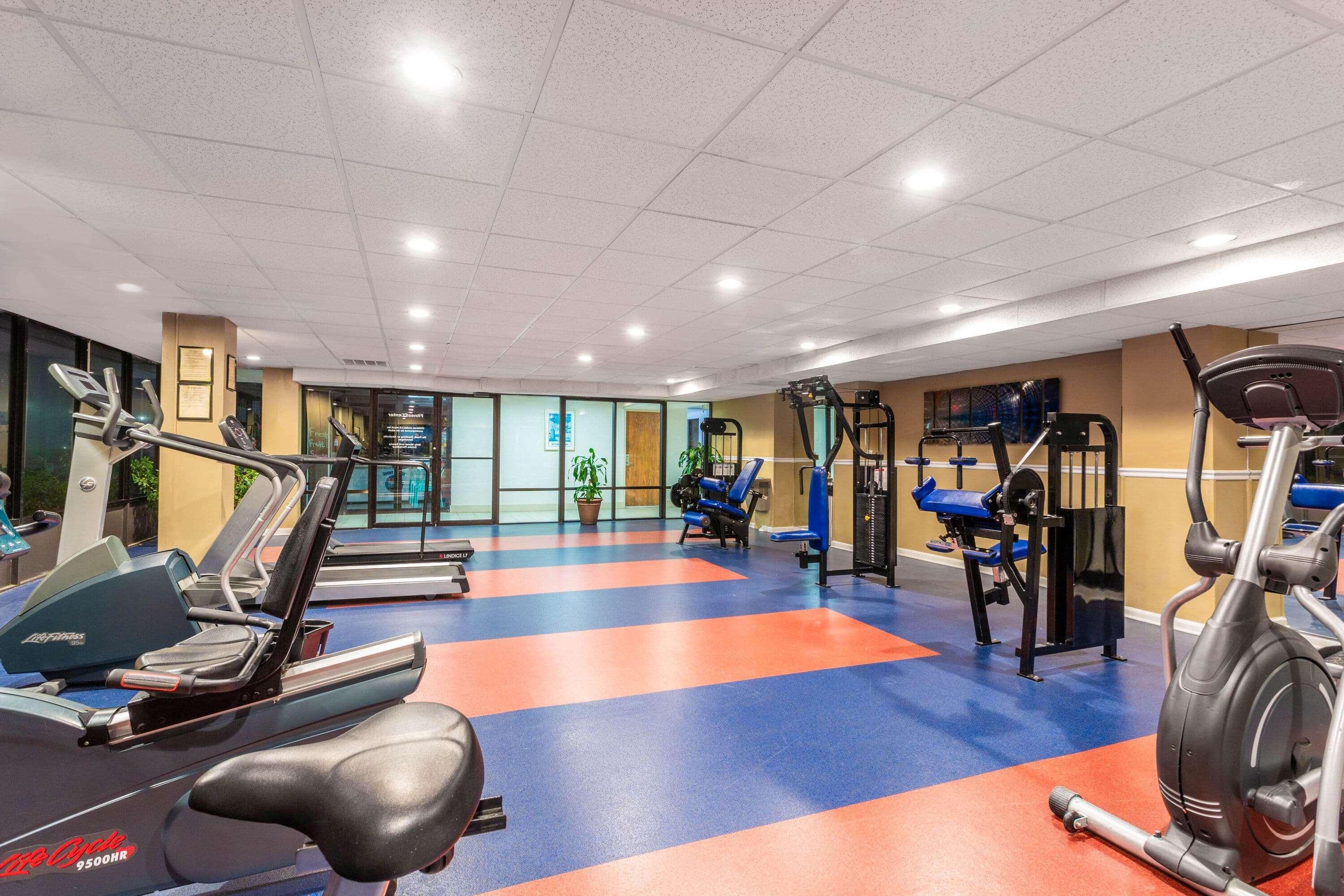 Ramada Plaza By Wyndham Virginia Beach Oceanfront Экстерьер фото