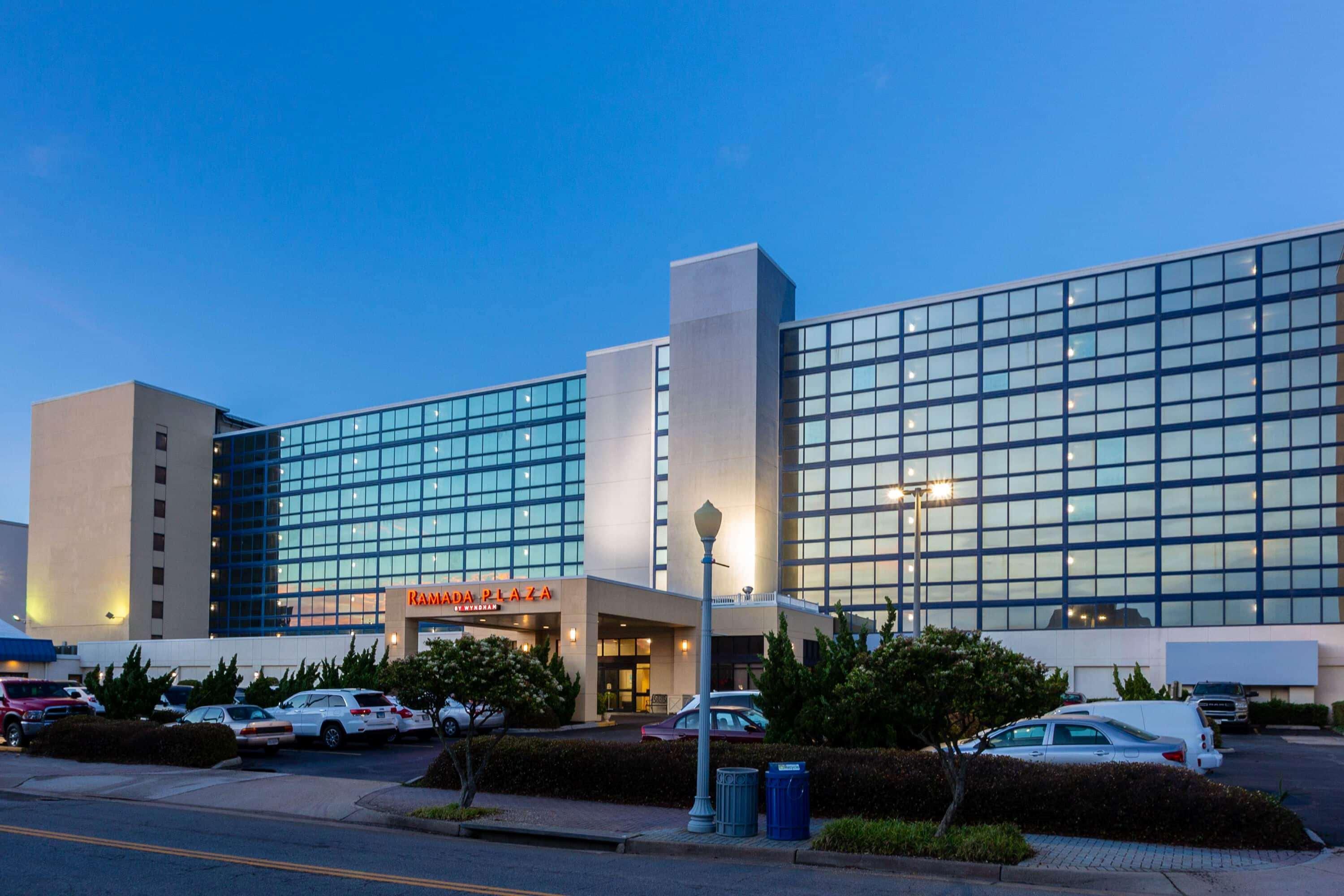 Ramada Plaza By Wyndham Virginia Beach Oceanfront Экстерьер фото