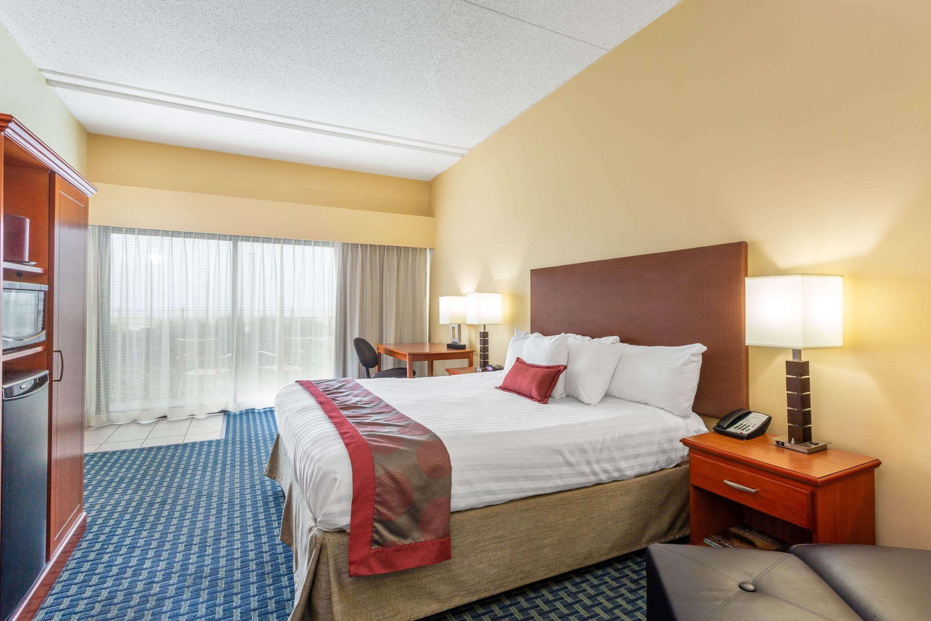 Ramada Plaza By Wyndham Virginia Beach Oceanfront Экстерьер фото