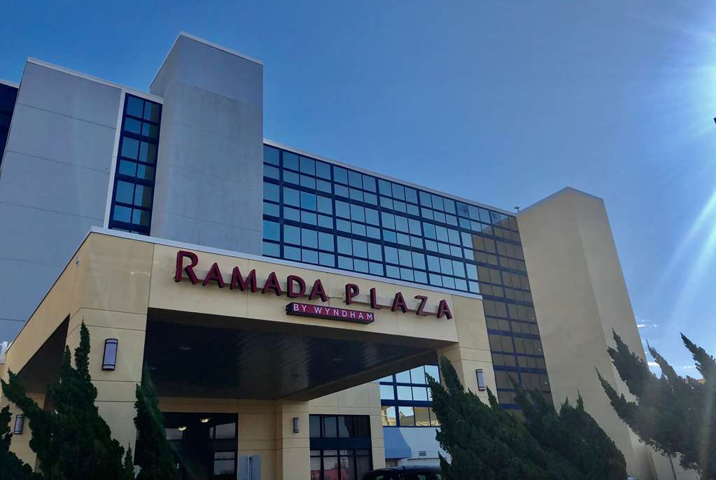 Ramada Plaza By Wyndham Virginia Beach Oceanfront Экстерьер фото